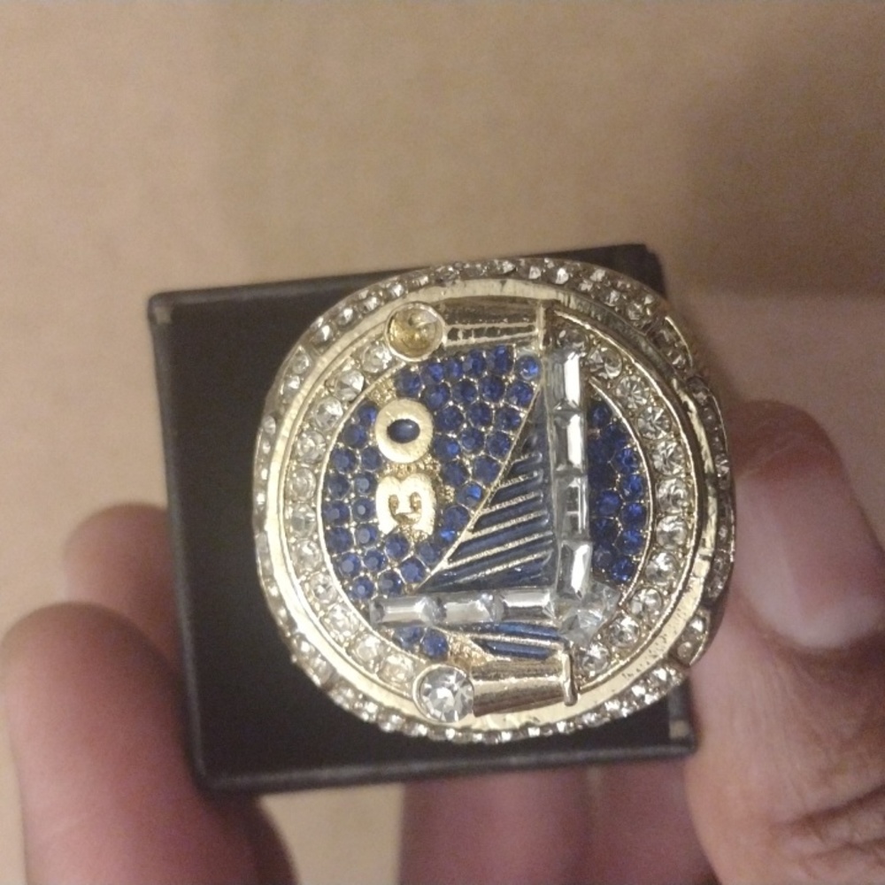 GOLDEN STATE WARRIORS STEPHEN CURRY MEMORABILIA CHAMPIONSHIP RING SIZE 11 & BOX!